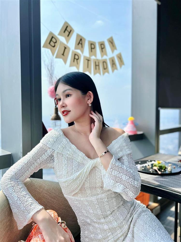 Lê Âu Ngân Anh sau sinh 2 tháng, vóc dáng vẫn như thời gái son nhờ đâu?-1