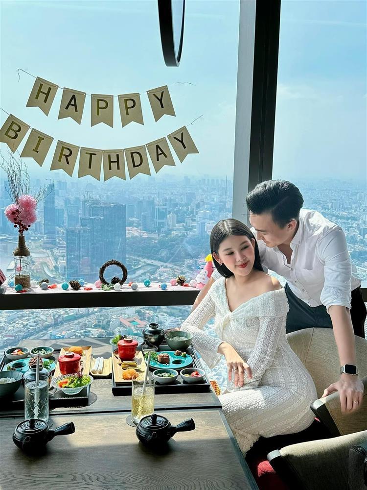 Lê Âu Ngân Anh sau sinh 2 tháng, vóc dáng vẫn như thời gái son nhờ đâu?-3