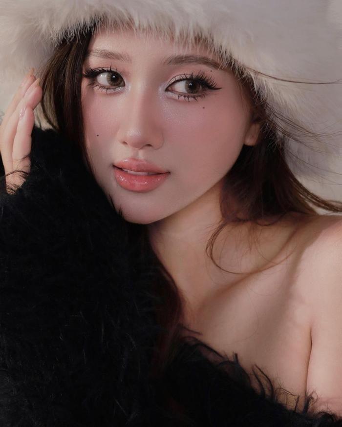 Nhan sắc xinh đẹp của bạn gái cầu thủ Minh Vương: Từng là Hoa khôi, sở hữu lượng fan lớn trên MXH-6