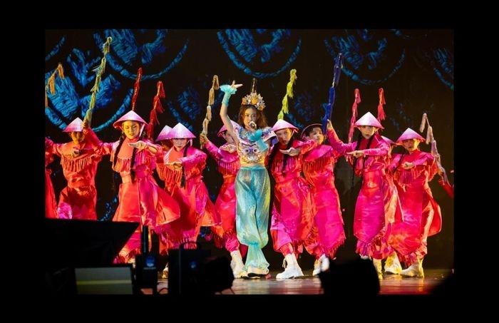 Chị đẹp liên tục xảy ra ồn ào đạo nhái-1