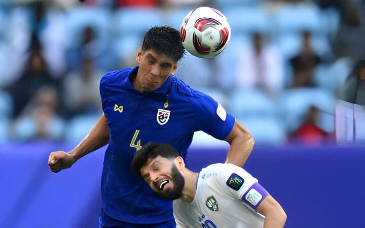 Theerathon Bunmathan mắc sai lầm, tuyển Thái Lan bị loại khỏi Asian Cup 2023-1