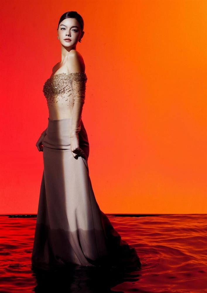 Phạm Quỳnh Anh diện váy dính da khoe body đẹp nức nở, vòng 1 căng đầy gợi cảm-4