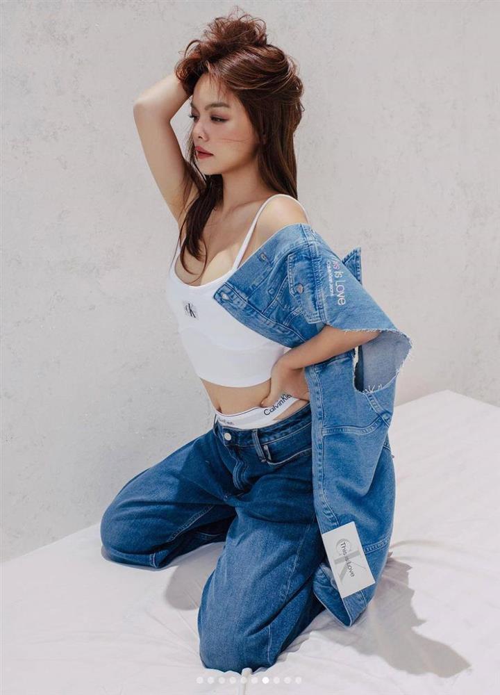 Phạm Quỳnh Anh diện váy dính da khoe body đẹp nức nở, vòng 1 căng đầy gợi cảm-9