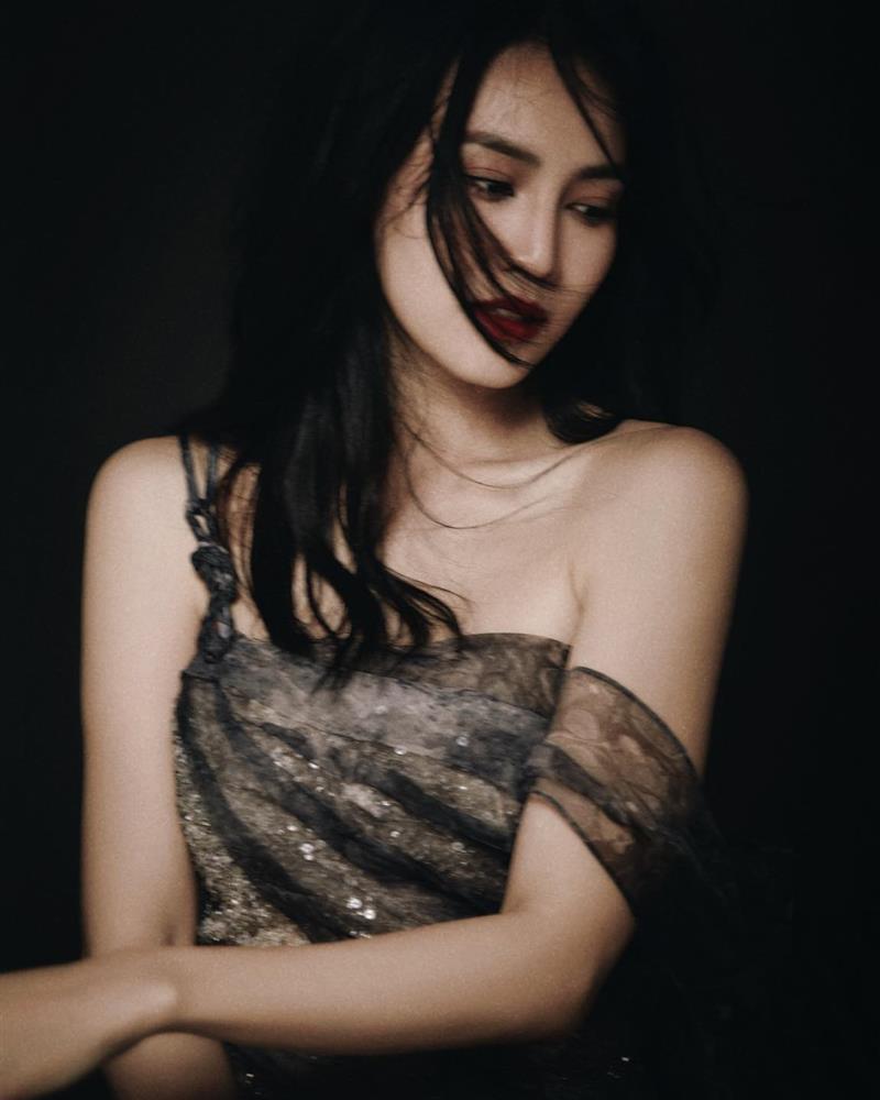 Sắc vóc gợi cảm của ngọc nữ sắp rời showbiz đi du học ở tuổi 34-5