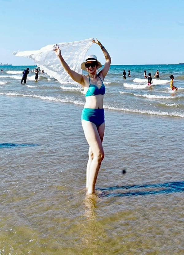 Hôn nhân đời thực của diễn viên VFC: NSƯT Linh Huệ hạnh phúc bên chồng yêu chiều-6