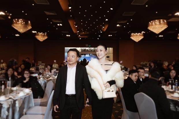 Shark Bình đưa Phương Oanh tham dự YEP công ty, nhan sắc mẹ bầu gây chú ý-2