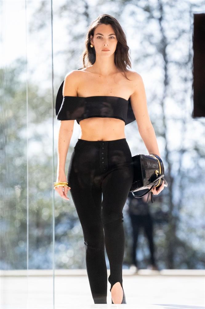 Bạn gái 26 tuổi của Leonardo DiCaprio gây sốt với cơ bụng săn chắc-3