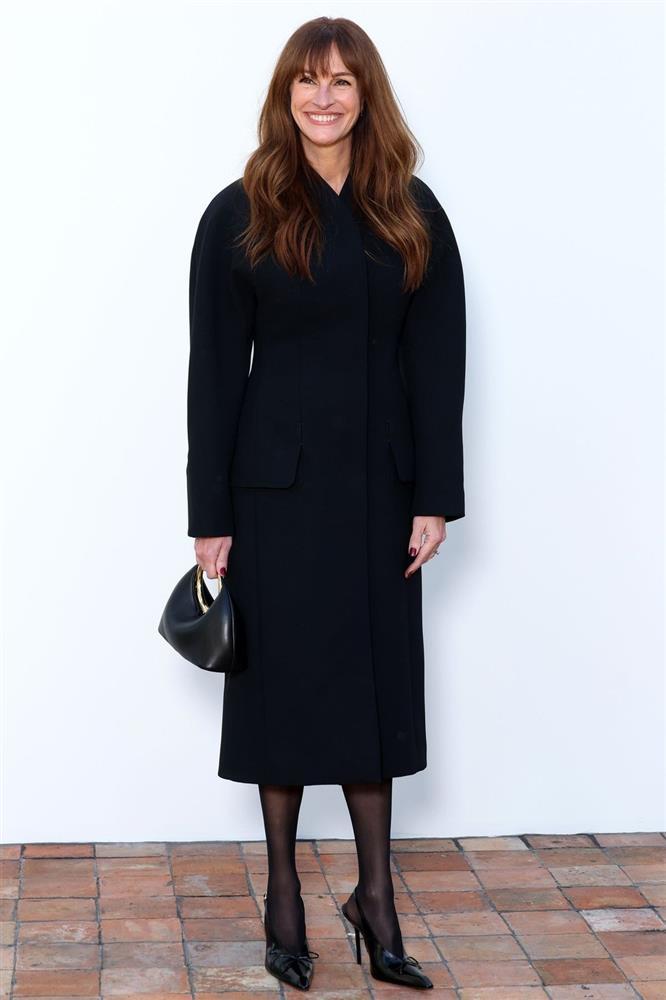 Bạn gái 26 tuổi của Leonardo DiCaprio gây sốt với cơ bụng săn chắc-7