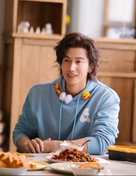 Ngôn Thừa Húc ở tuổi U50, diện mạo hack tuổi chấp luôn hết cam thường tại sự kiện-4