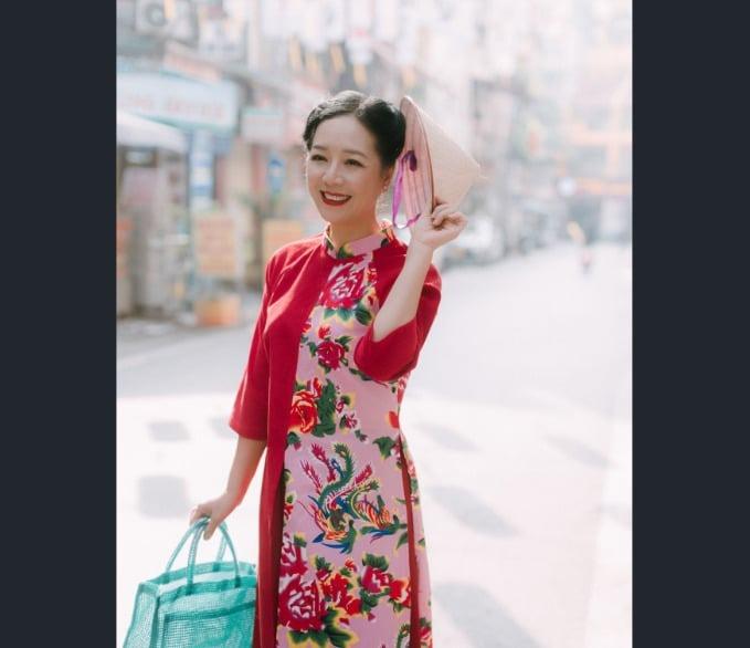 Nghệ sĩ Việt xúng xính áo dài đón Tết: Lý Nhã Kỳ ma mị, Tiểu Vy nền nã-9