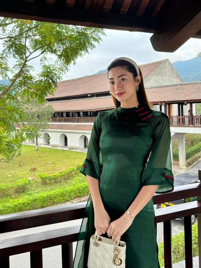 Nghệ sĩ Việt xúng xính áo dài đón Tết: Lý Nhã Kỳ ma mị, Tiểu Vy nền nã-8