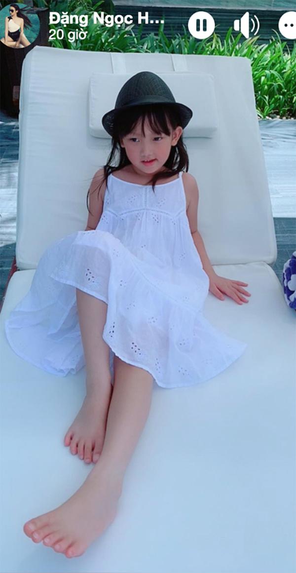 Con gái chị đẹp Huyền Baby xinh xắn giống mẹ cỡ nào?-4