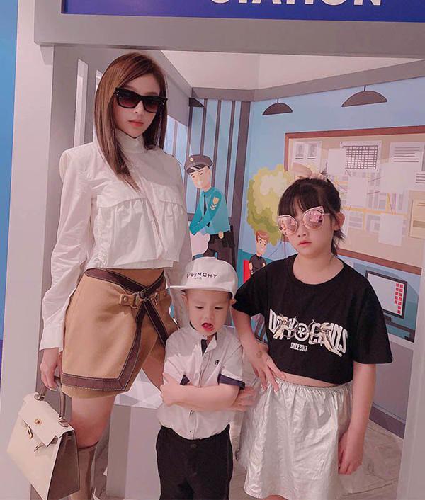 Con gái chị đẹp Huyền Baby xinh xắn giống mẹ cỡ nào?-7