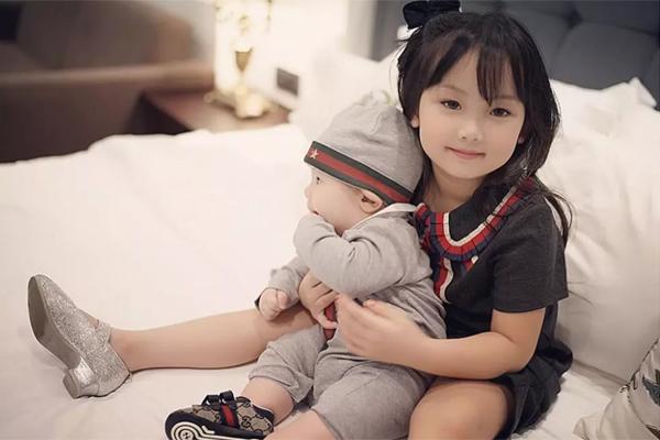 Con gái chị đẹp Huyền Baby xinh xắn giống mẹ cỡ nào?-8
