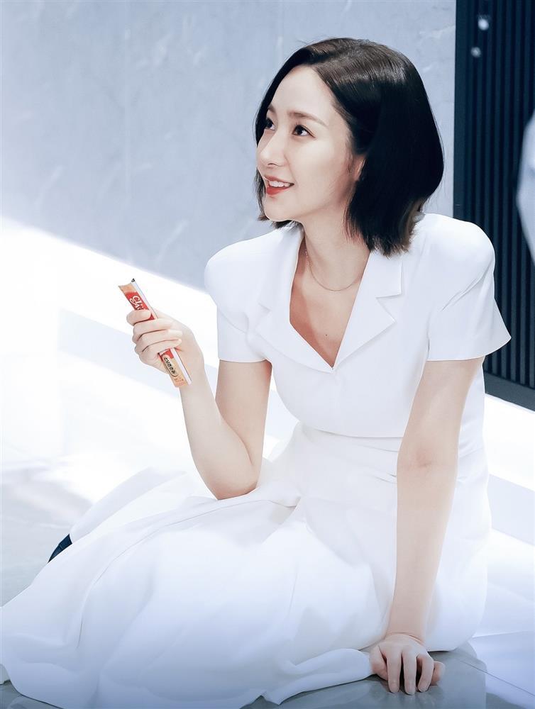 5 tuyệt chiêu lên đồ công sở thanh lịch mà vẫn ưng mắt như Park Min Young-10