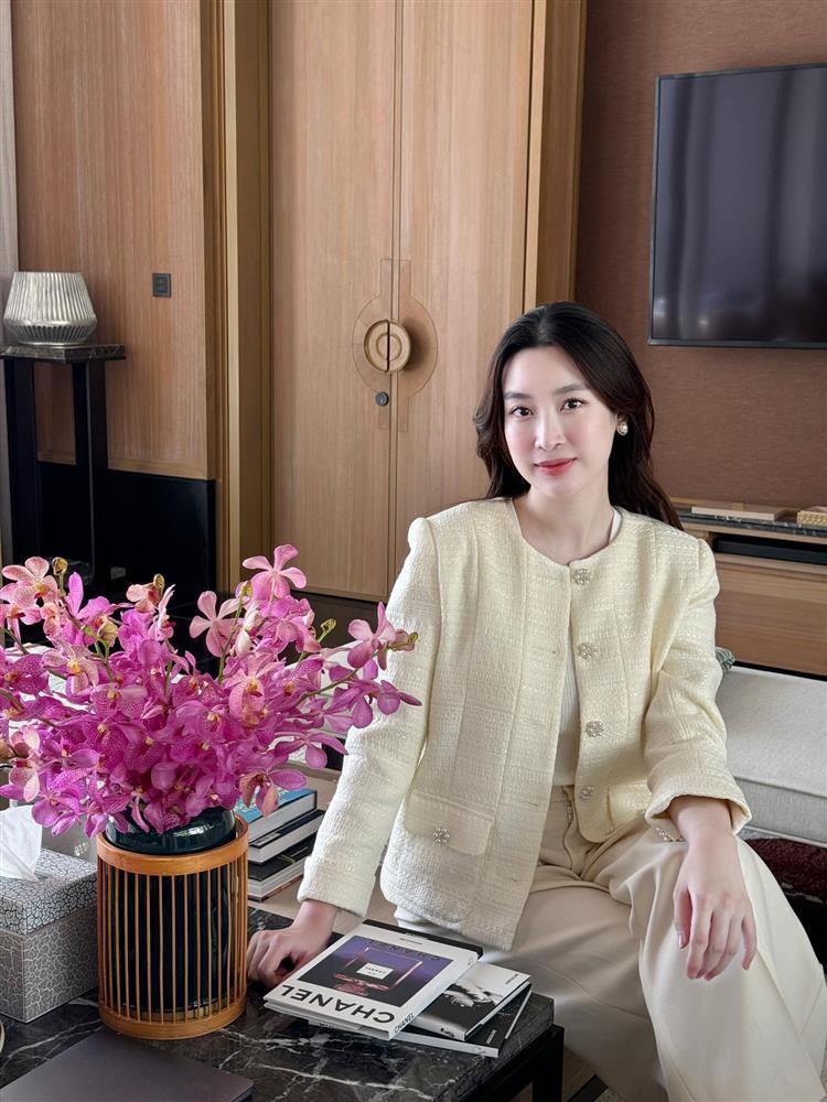 Đỗ Mỹ Linh khoe outfit đón Tết, sắc vóc mẹ bỉm hot nhất nhì showbiz khiến fan xuýt xoa-5