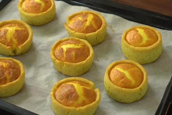 Chiêu đãi con nhỏ bằng món bánh trứng khoai lang nướng thơm ngon, lạ miệng-6