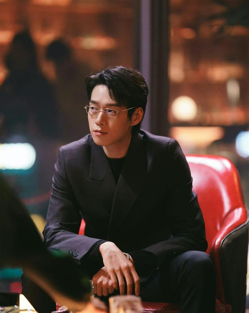 Rộ tin Tần Lam chia tay thiếu gia Cbiz kém 10 tuổi Ngụy Đại Huân qua chi tiết này-3