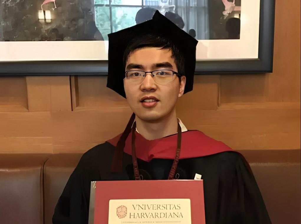 Nam sinh bị chẩn đoán bại não, 19 năm sau vào Đại học Harvard-1