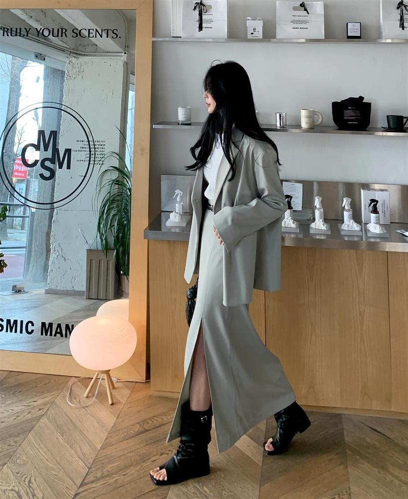 4 mẫu áo khoác phù hợp với chân váy, giúp bạn mặc đẹp trong dịp Tết-1