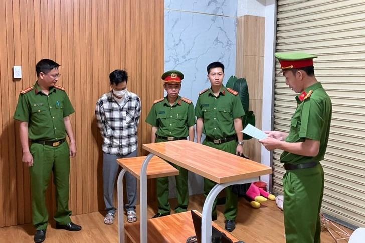 Khởi tố gã trai lừa vay hơn nửa tỷ đồng của phụ nữ để đánh bạc-2