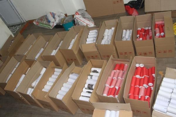 Buôn bán gần 90kg pháo hoa nổ, nam thanh niên lĩnh án 6 năm tù-2