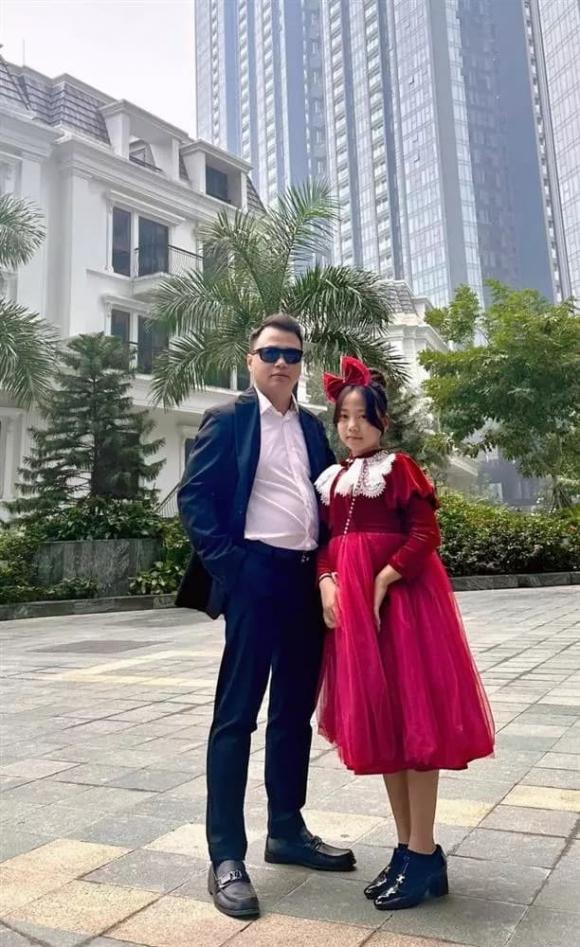 Hậu ly hôn, 2 con Shark Bình và vợ cũ được chăm sóc đủ đầy: Bố đưa đi tiệc, mẹ khoe thành tích học tập xuất sắc-2