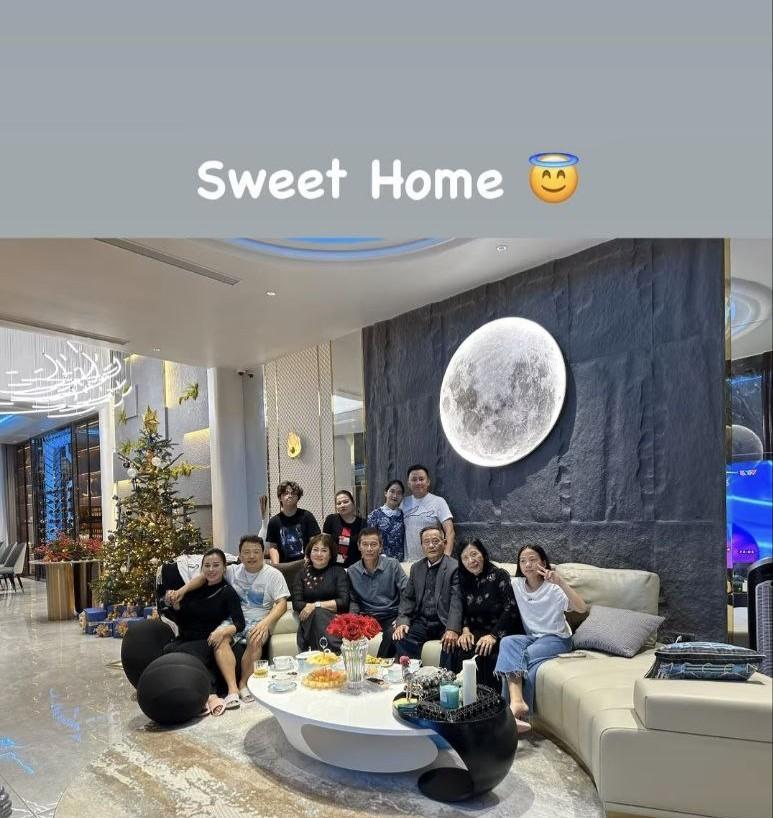 Hậu ly hôn, 2 con Shark Bình và vợ cũ được chăm sóc đủ đầy: Bố đưa đi tiệc, mẹ khoe thành tích học tập xuất sắc-3