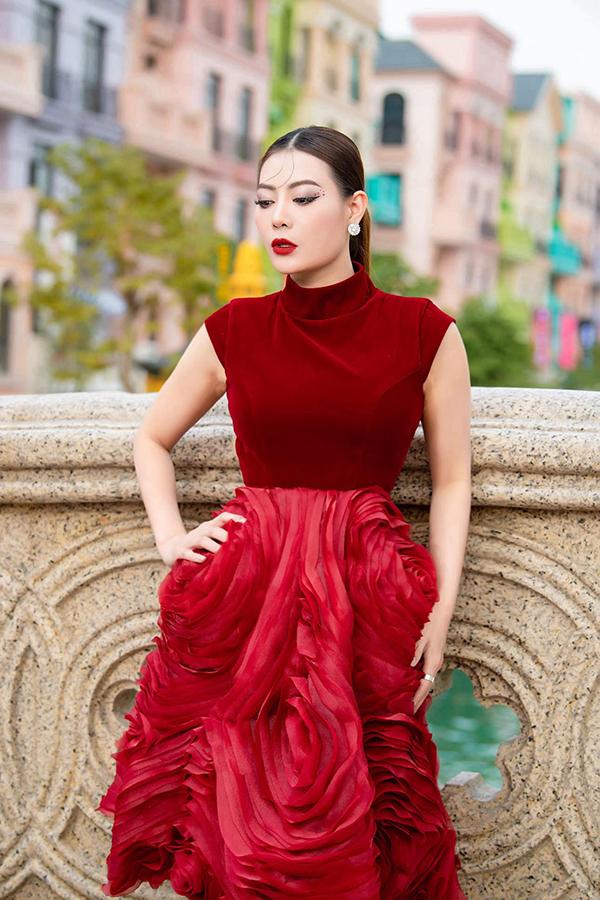 Cận cảnh nhan sắc nữ diễn viên trẻ đẹp lần đầu xuất hiện trong Táo quân 2024-6