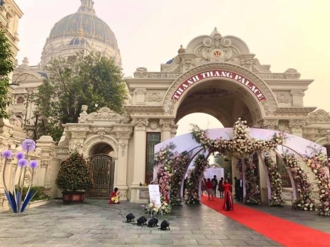 Chân dung 3 đại gia Việt gây chấn động khi tổ chức đám cưới khủng cho con: Chăm làm từ thiện, tặng quà hồi môn vài trăm tỷ-9