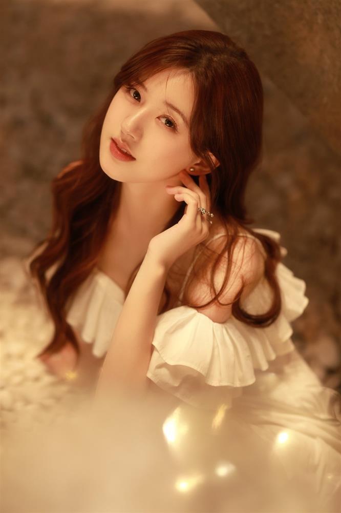 Xôn xao tin Triệu Lộ Tư hẹn hò Trương Nghệ Hưng ở khách sạn: Nhà trai lên tiếng phản hồi cực gắt-4