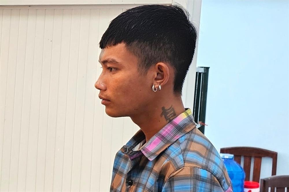 Gã trai chở bé gái 13 tuổi về nhà chơi rồi quan hệ tình dục-1