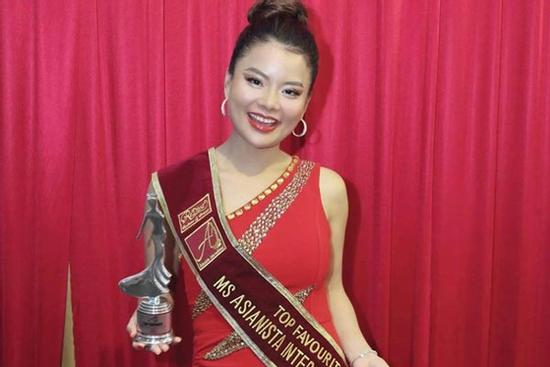 Nữ sĩ Tina Yuan chinh phục giải hoa khôi tại Singapore
