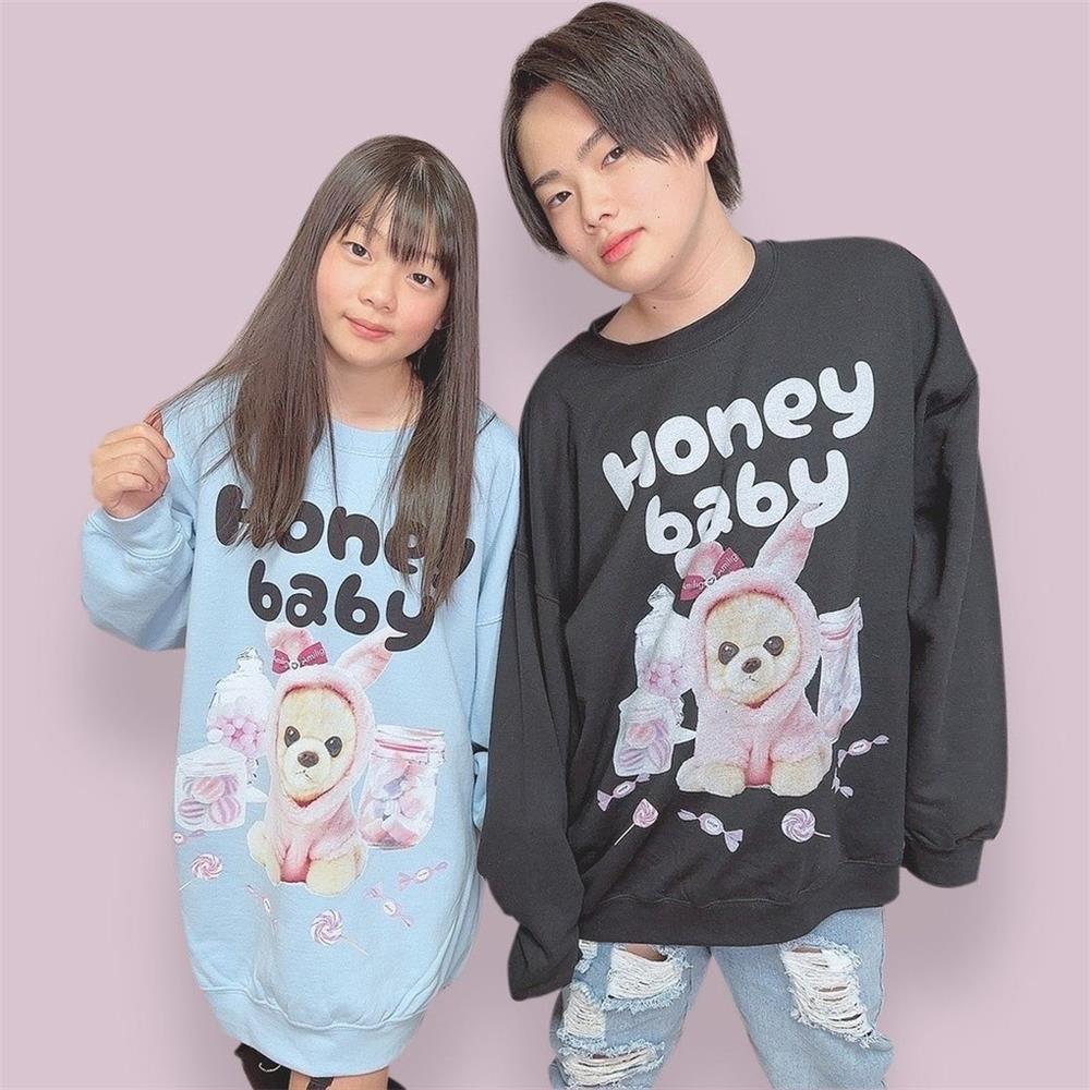 Cậu bé 4 tuổi nhuộm tóc vàng, đi hát karaoke hàng tuần giờ ra sao?-7