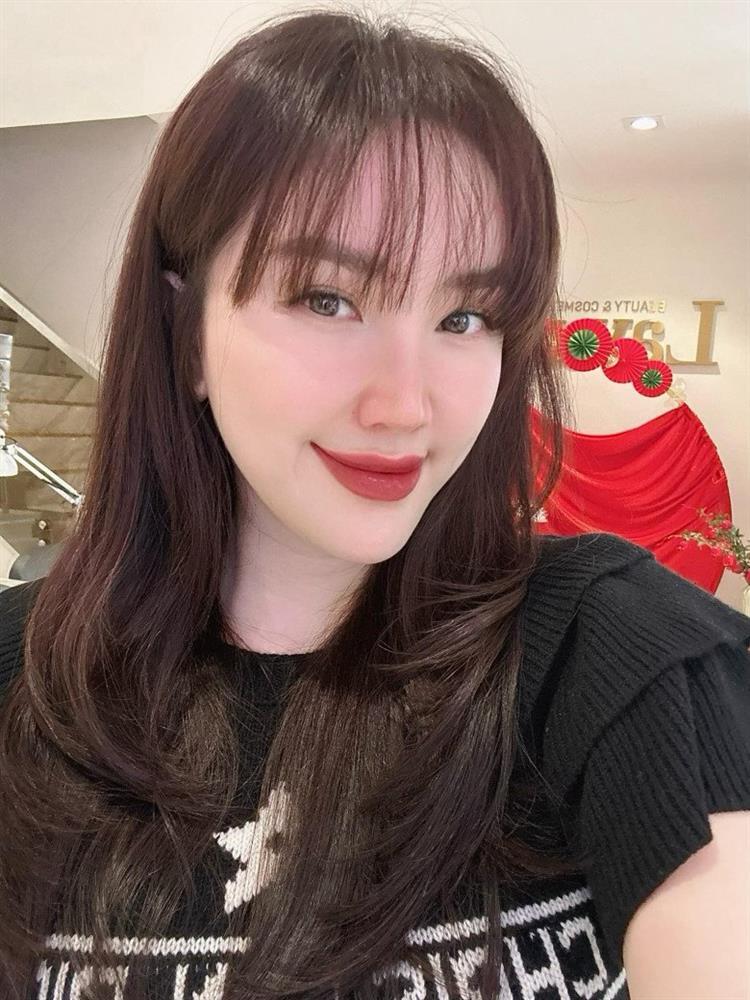 Bảo Thy hack tuổi với kiểu tóc mới đón Tết, nhan sắc ra sao mà bị chồng tỏ thái độ?-2