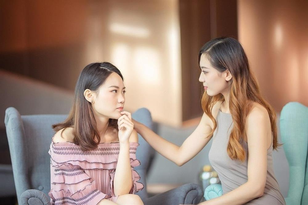 Chồng của bạn thân cặp bồ, chính tôi lại là người căng thẳng-1