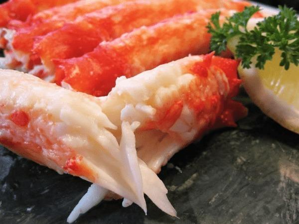 Thịt cua ngon, nhiều dinh dưỡng nhưng đại kỵ với 7 nhóm thực phẩm dưới đây-1