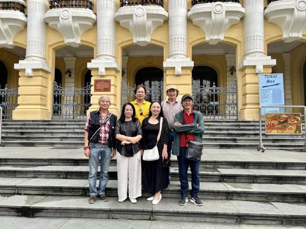 Hôn nhân đời thực của diễn viên VFC: NSND Bùi Bài Bình hạnh phúc tuổi xế chiều bên nữ nghệ sĩ nổi tiếng-4