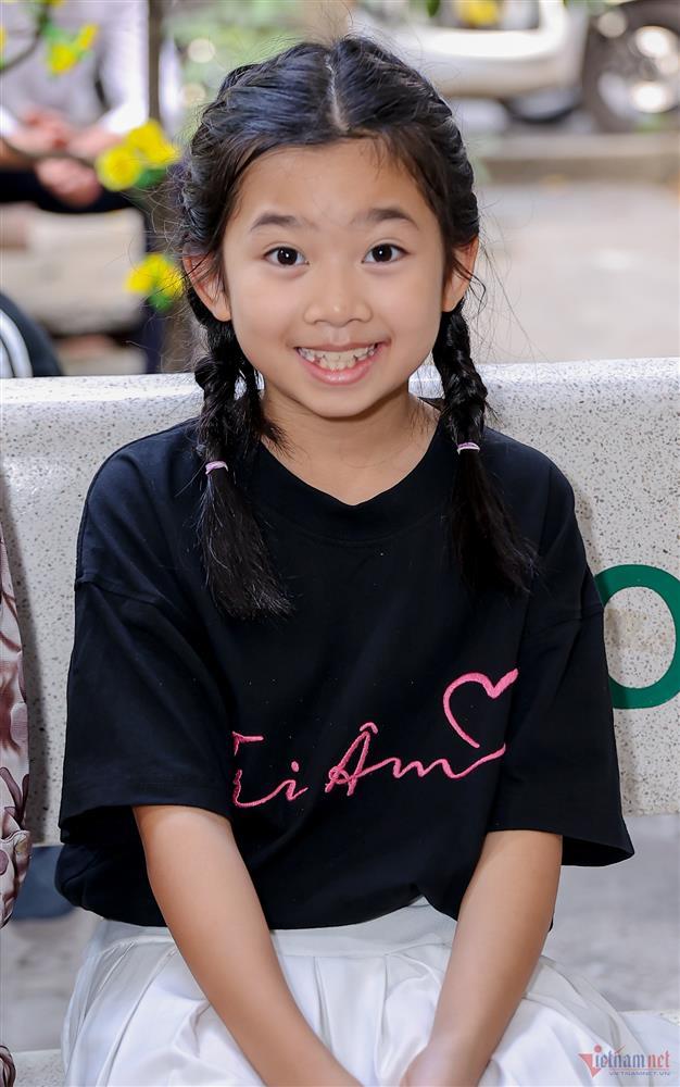 Mỹ Tâm trao quà Khu dưỡng lão, con gái Mai Phương bất ngờ xuất hiện-8