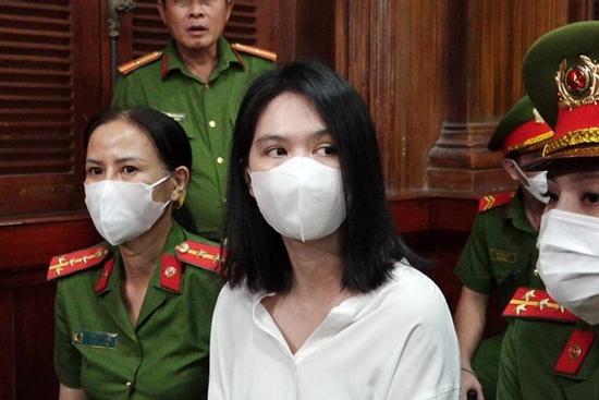 Người mẫu Ngọc Trinh bị đề nghị 6 - 9 tháng tù giam