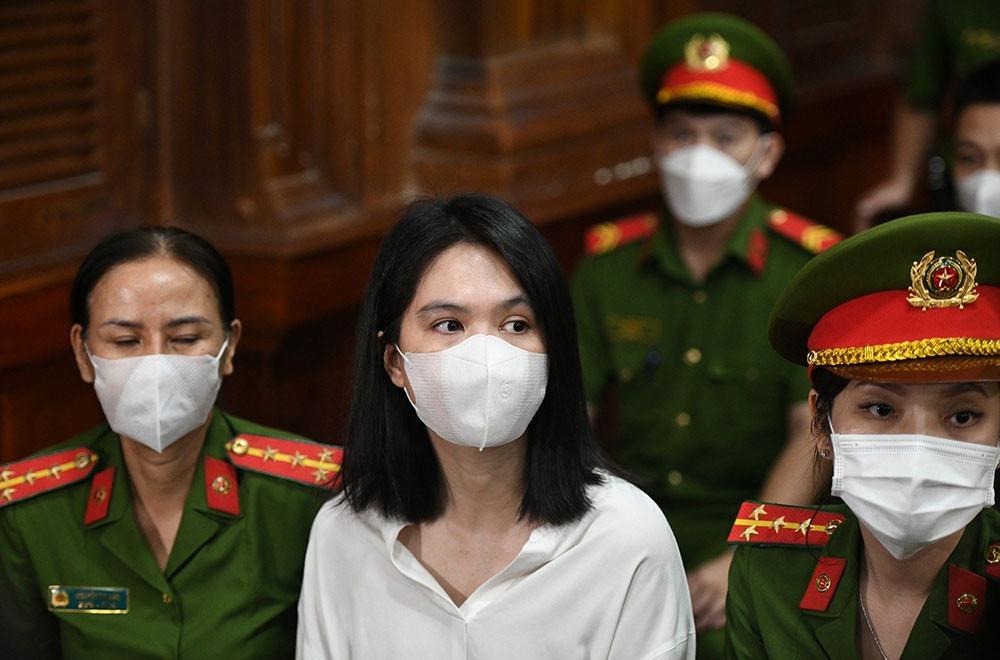 Người mẫu Ngọc Trinh được trả tự do ngay tại tòa-1