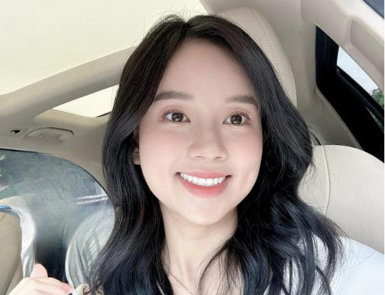 Ly Kute khoe nhan sắc rõ nét phu thê cùng chồng tuổi U40, để lộ quan hệ ông xã với con trai riêng-4