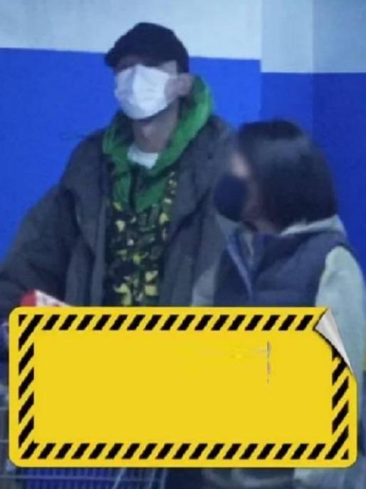 Hồ Ca và bà xã Hoàng Hy Ninh hiếm hoi xuất hiện cùng nhau gây chú ý-1