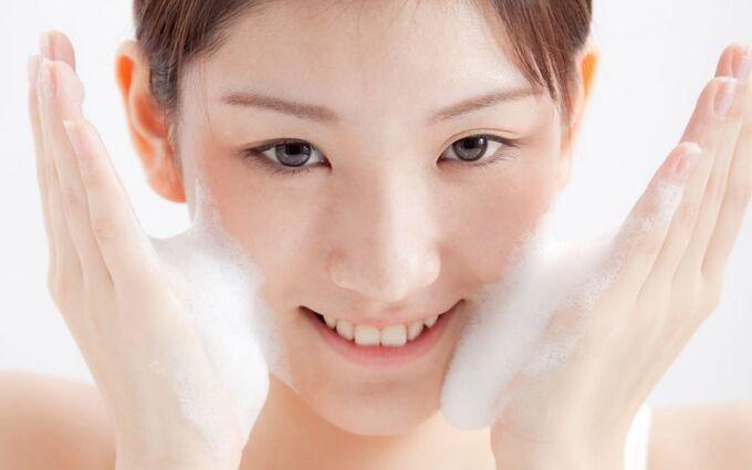 Các bước chăm sóc da của người Nhật giúp trẻ hóa làn da-2