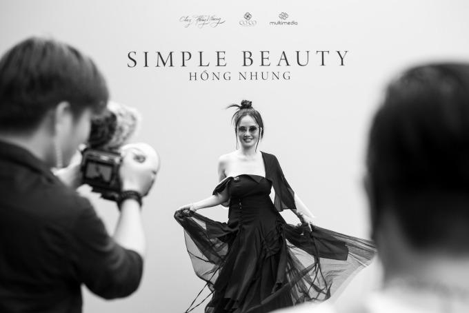 Vũ Cát Tường, MCK cùng dàn chị đẹp đến chúc mừng Diva Hồng Nhung ra mắt MV Simple Beauty-1