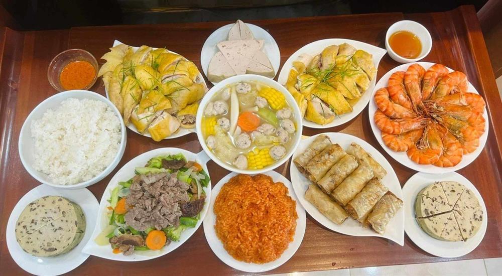 Bỏ nghề kế toán, dân công sở về nấu cỗ cúng dịp Tết kiếm bộn tiền-2