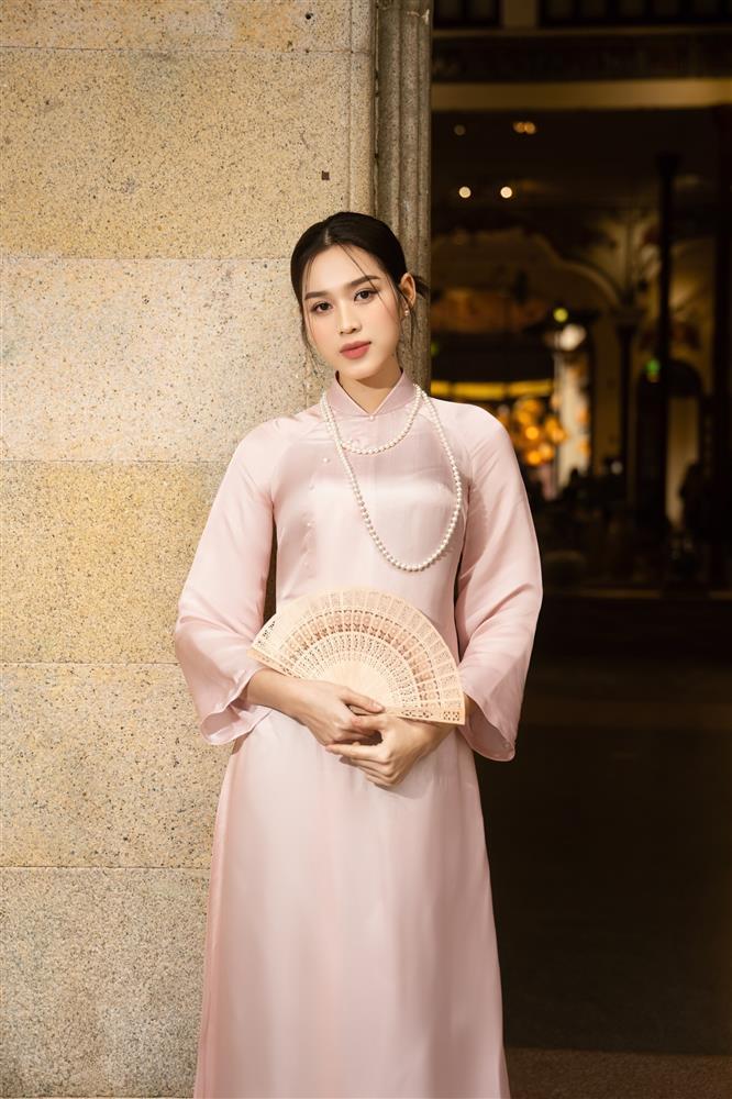 Hoa hậu Đỗ Hà xinh đẹp dạo phố trước thềm Xuân Giáp Thìn-8