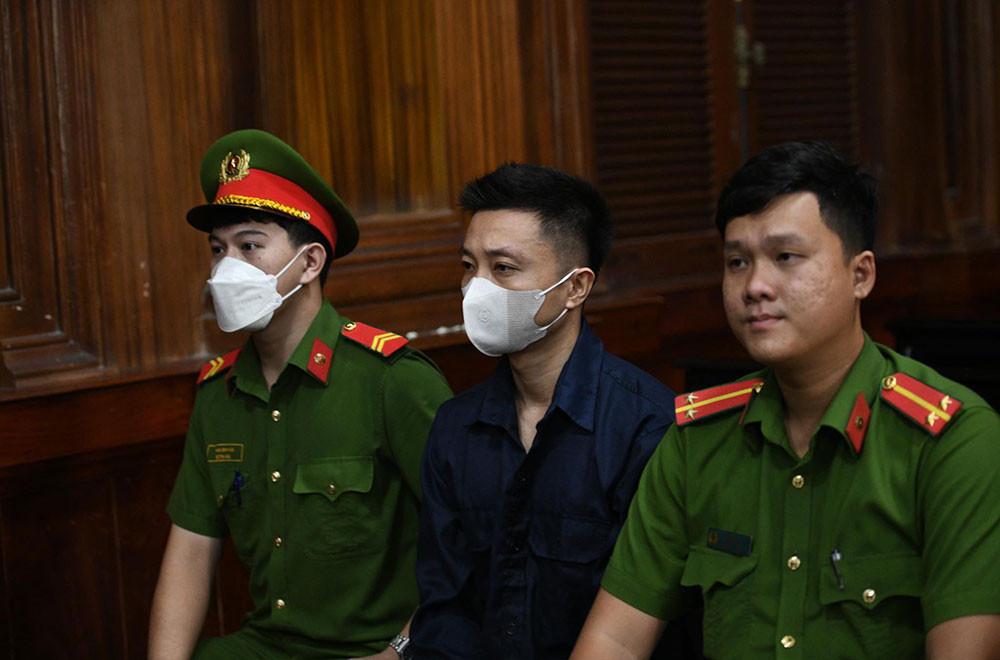 Ngọc Trinh đoàn tụ với gia đình sau gần 4 tháng tạm giam, khoảnh khắc ôm chầm lấy cha gây chú ý-4