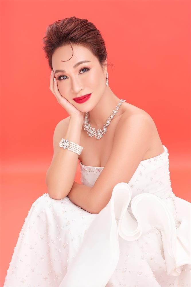 Chị đẹp diva Hồng Nhung chịu chơi nhưng bại trận-4