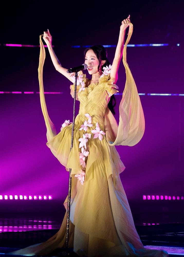 Chị đẹp diva Hồng Nhung chịu chơi nhưng bại trận-5